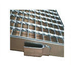 Zinguez les grilles en acier soudées de gril de grille de maille de promenade de passage couvert râpant 25~40 millimètres de taille